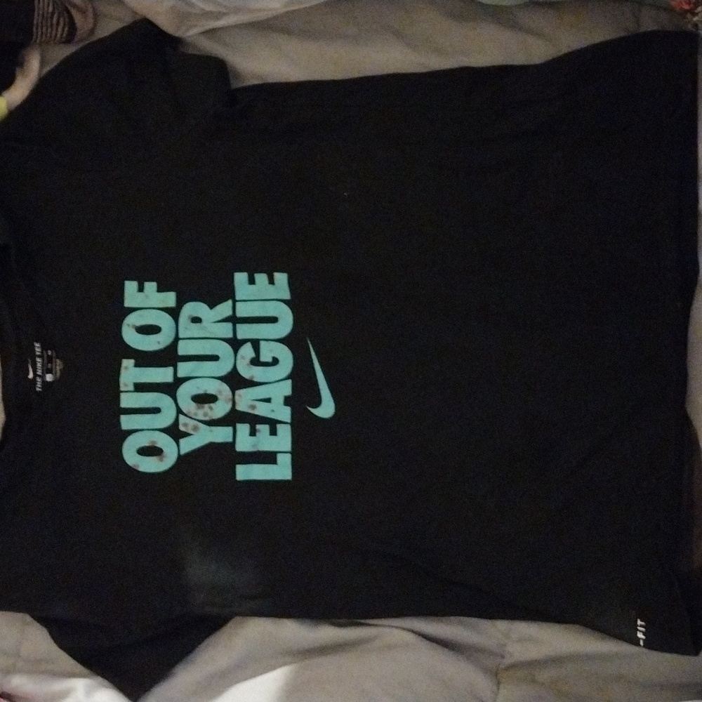 Girls Nike tee